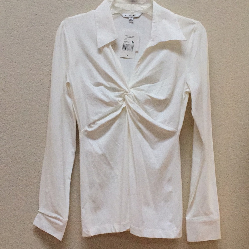 White collared low neck women’s long sleeve M top